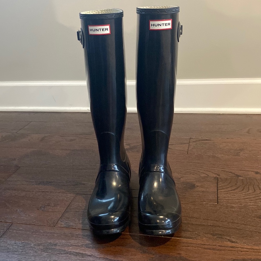 Hunter tall rain boots in black